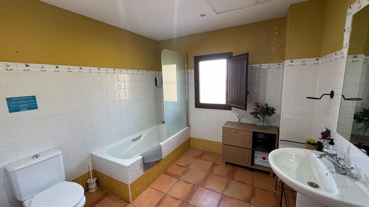 Finca/Casa Rural de 10 habitaciones en Teba en venta con piscina garaje - 1.950.000 € (Ref: 10128502)