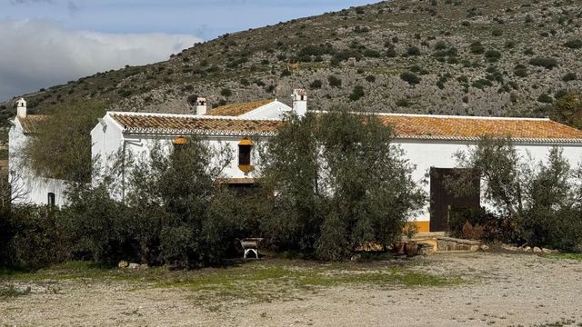 Finca/Casa Rural de 10 habitaciones en Teba en venta con piscina garaje - 1.950.000 € (Ref: 10128502)