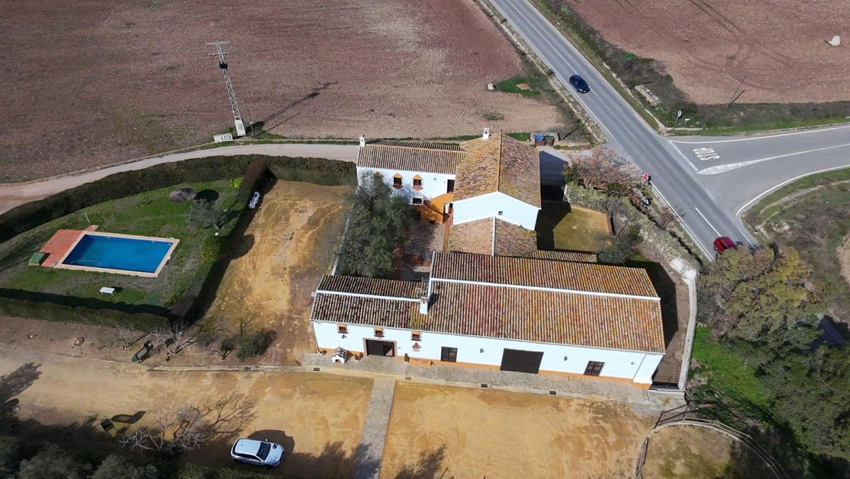 Finca/Casa Rural de 10 habitaciones en Teba en venta con piscina garaje - 1.950.000 € (Ref: 10128502)
