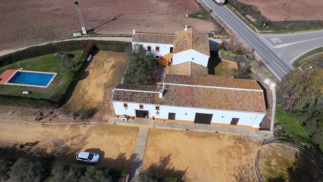 Finca/Casa Rural de 10 habitaciones en Teba en venta con piscina garaje - 1.950.000 € (Ref: 10128502)