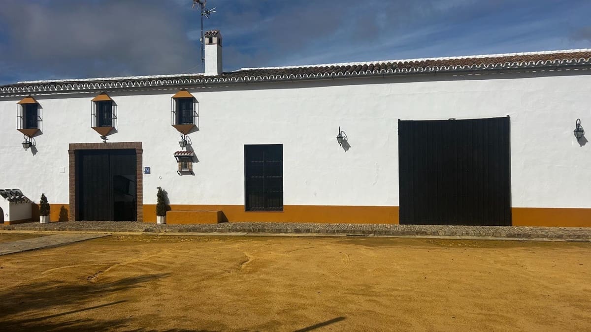 Finca/Casa Rural de 10 habitaciones en Teba en venta con piscina garaje - 1.950.000 € (Ref: 10128502)