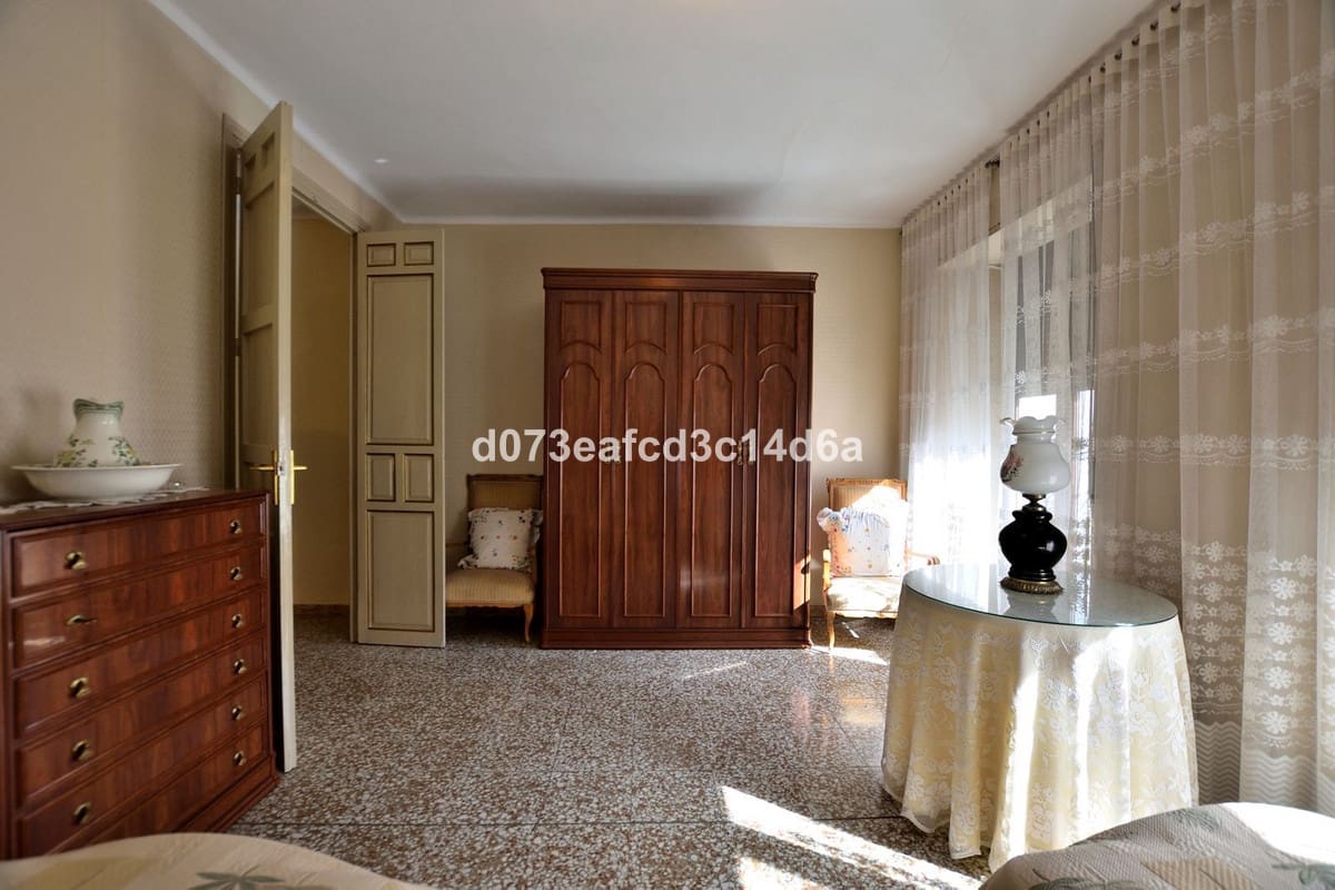 6 soveværelse Byhus til salg i Ronda - € 380.000 (Ref: 10128508)