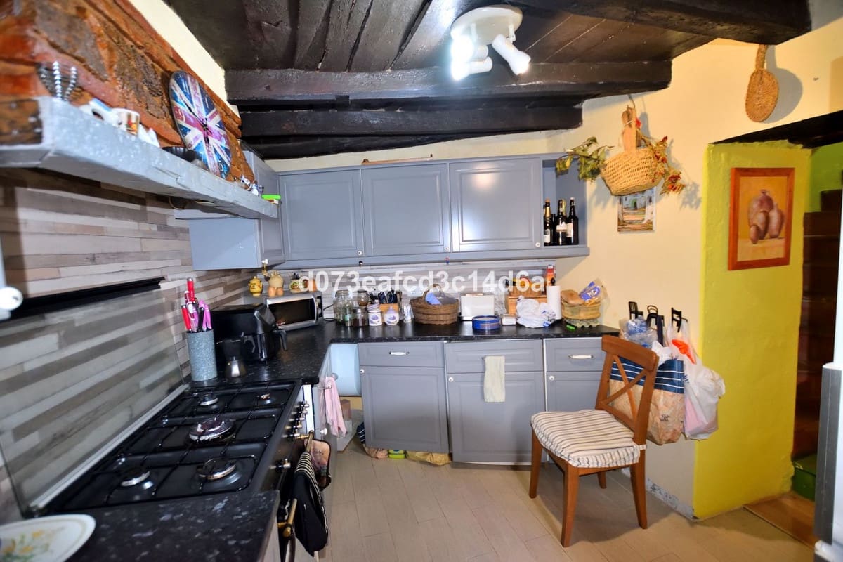 3 makuuhuone Omakotitalo myytävänä paikassa Parauta - 190 000 € (Ref: 10128510)