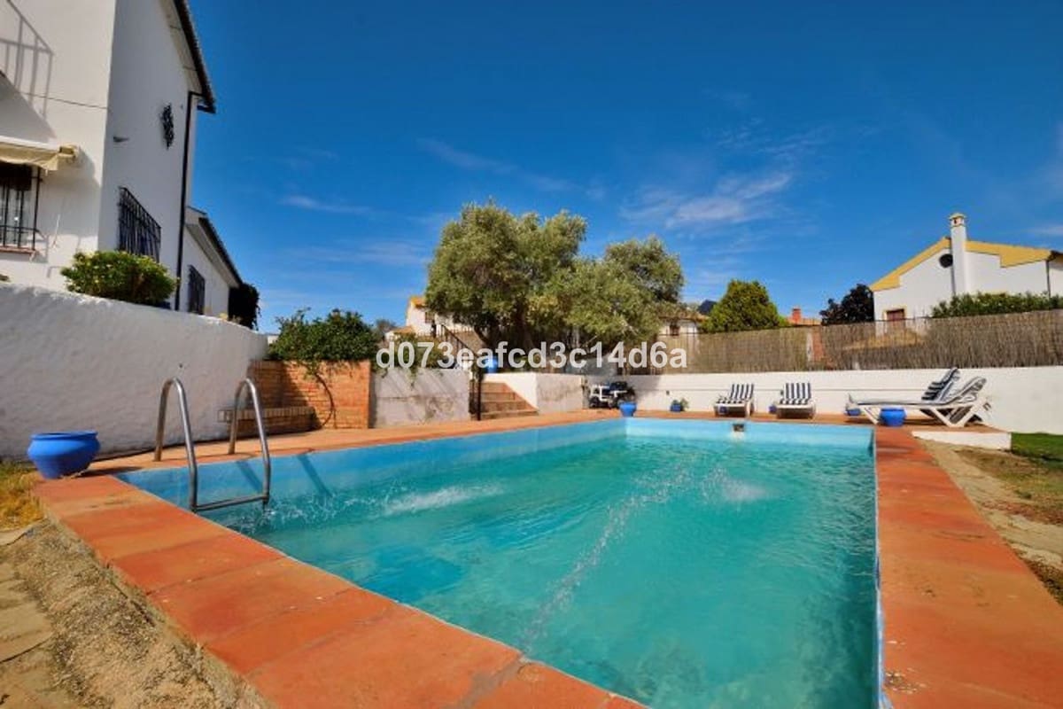 4 Zimmer Villa zu verkaufen in Ronda mit Pool Garage - 650.000 € (Ref: 10128513)