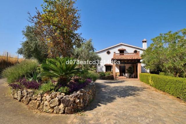 6 bedroom Finca/Country House for sale in Arriate with pool - € 395,000 (Ref: 10128514)