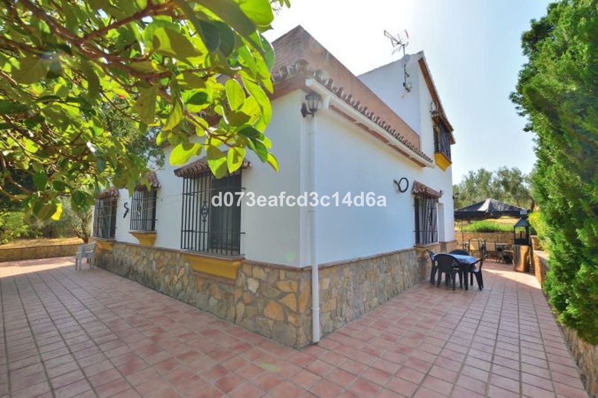 6 bedroom Finca/Country House for sale in Arriate with pool - € 395,000 (Ref: 10128514)