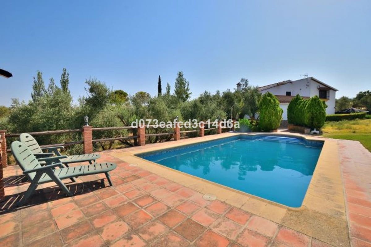 6 bedroom Finca/Country House for sale in Arriate with pool - € 395,000 (Ref: 10128514)