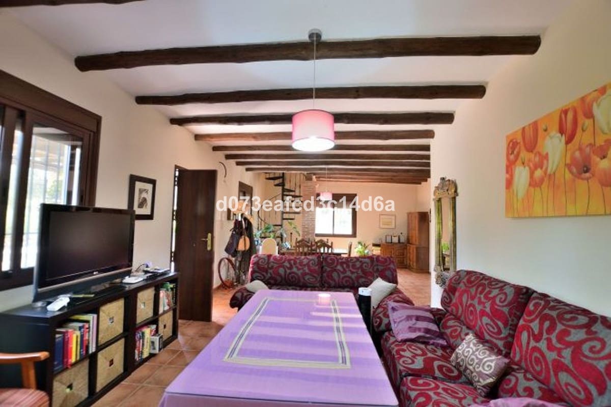 6 bedroom Finca/Country House for sale in Arriate with pool - € 395,000 (Ref: 10128514)