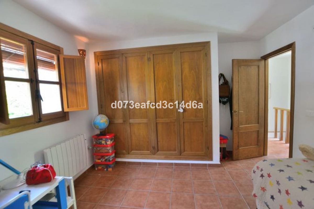 Finca/Casa Rural de 4 habitaciones en Arriate en venta con garaje - 665.000 € (Ref: 10128519)