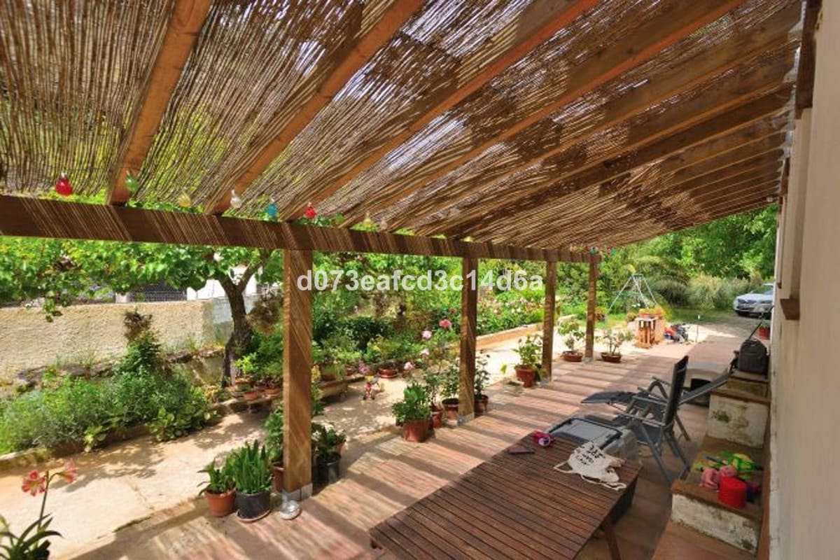 Finca/Casa Rural de 4 habitaciones en Arriate en venta con garaje - 665.000 € (Ref: 10128519)
