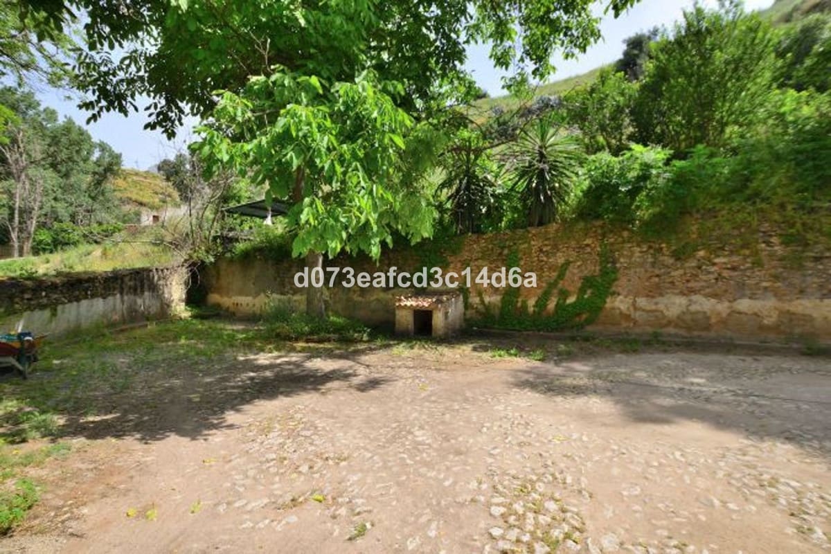 Finca/Casa Rural de 4 habitaciones en Arriate en venta con garaje - 665.000 € (Ref: 10128519)
