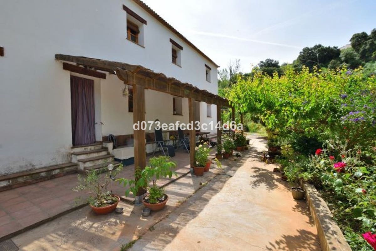 Finca/Casa Rural de 4 habitaciones en Arriate en venta con garaje - 665.000 € (Ref: 10128519)