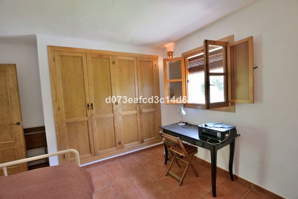 Finca/Casa Rural de 4 habitaciones en Arriate en venta con garaje - 665.000 € (Ref: 10128519)