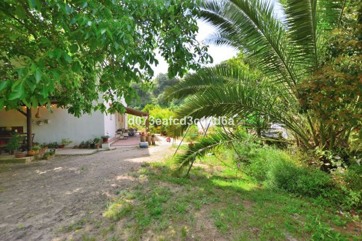 Finca/Casa Rural de 4 habitaciones en Arriate en venta con garaje - 665.000 € (Ref: 10128519)