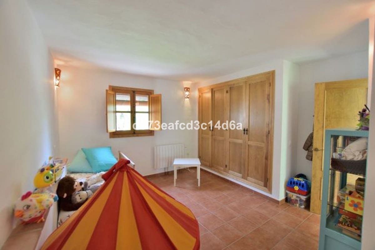 Finca/Casa Rural de 4 habitaciones en Arriate en venta con garaje - 665.000 € (Ref: 10128519)