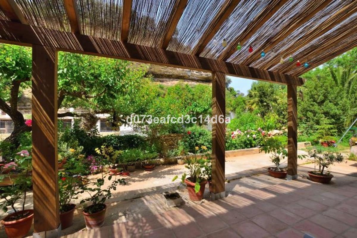 Finca/Casa Rural de 4 habitaciones en Arriate en venta con garaje - 665.000 € (Ref: 10128519)