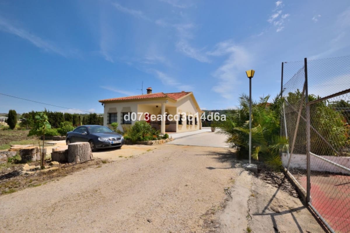 6 Zimmer Villa zu verkaufen in Ronda mit Pool Garage - 549.000 € (Ref: 10128524)