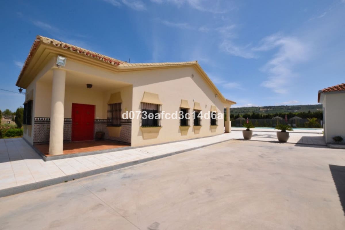6 Zimmer Villa zu verkaufen in Ronda mit Pool Garage - 549.000 € (Ref: 10128524)
