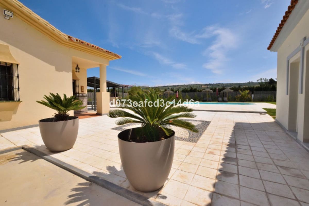6 Zimmer Villa zu verkaufen in Ronda mit Pool Garage - 549.000 € (Ref: 10128524)