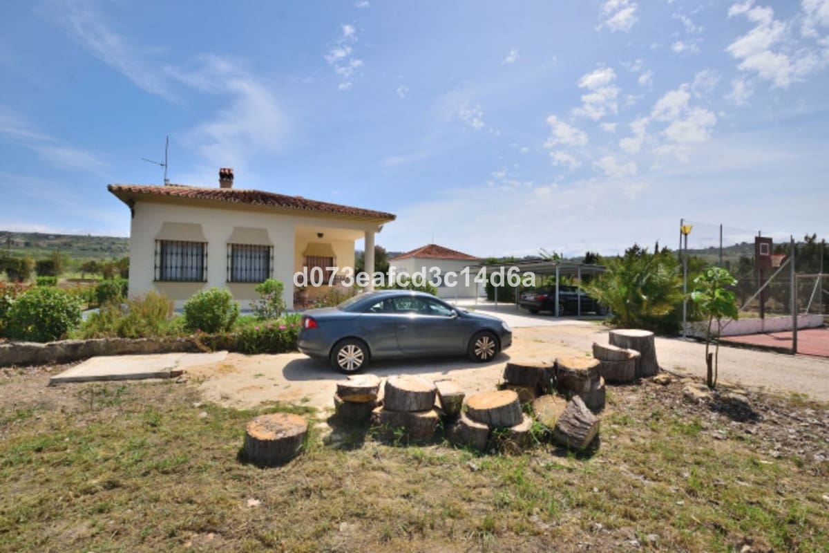 6 Zimmer Villa zu verkaufen in Ronda mit Pool Garage - 549.000 € (Ref: 10128524)