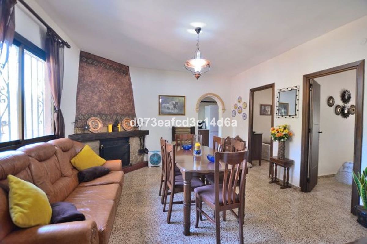 3 bedroom Finca/Country House for sale in Benaojan with pool garage - € 230,000 (Ref: 10128527)