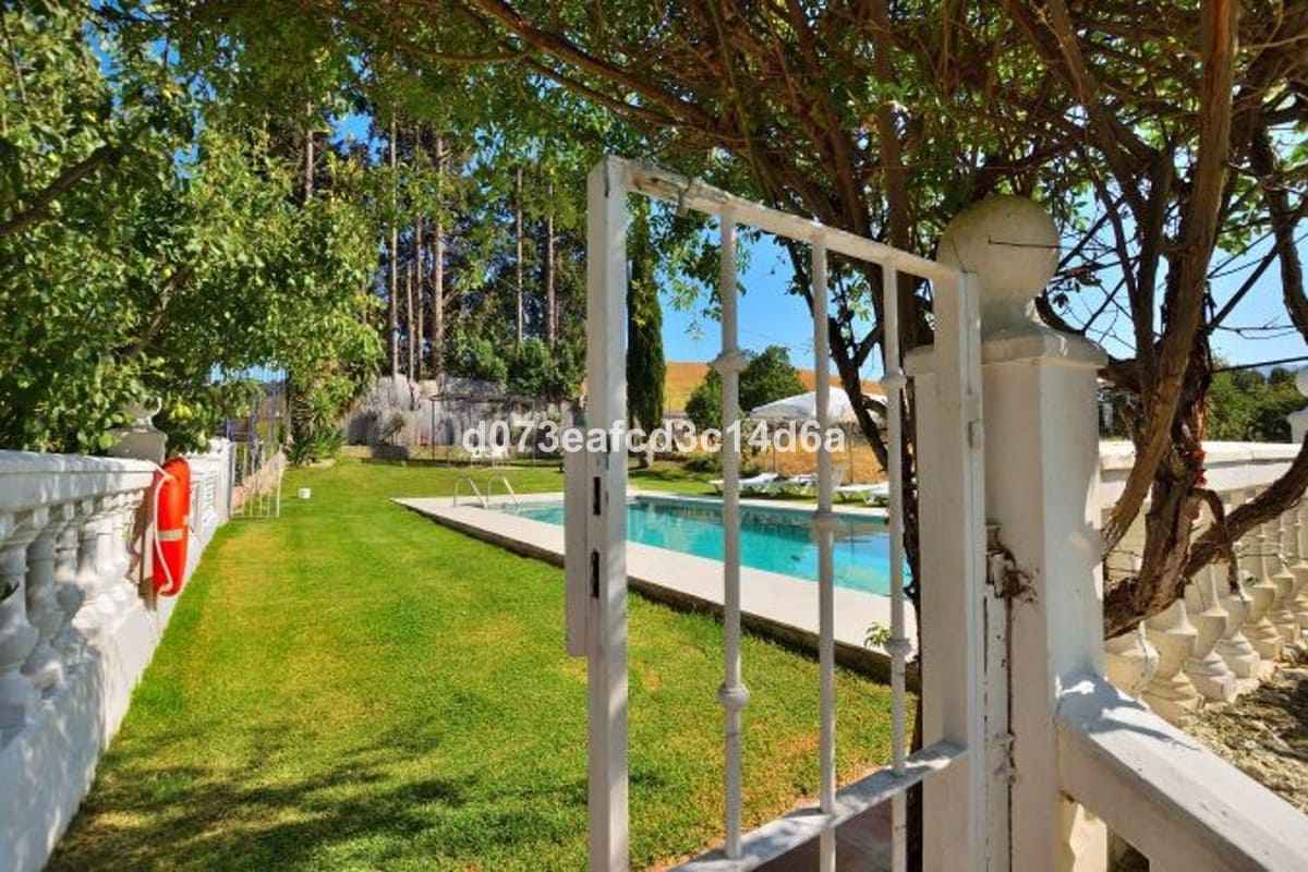 3 bedroom Finca/Country House for sale in Benaojan with pool garage - € 230,000 (Ref: 10128527)