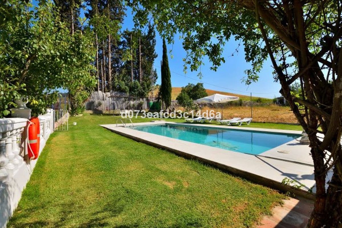 3 bedroom Finca/Country House for sale in Benaojan with pool garage - € 230,000 (Ref: 10128527)