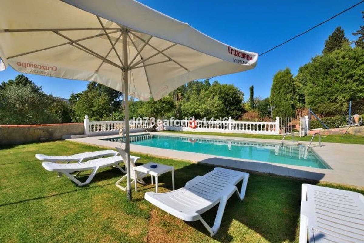 3 bedroom Finca/Country House for sale in Benaojan with pool garage - € 230,000 (Ref: 10128527)
