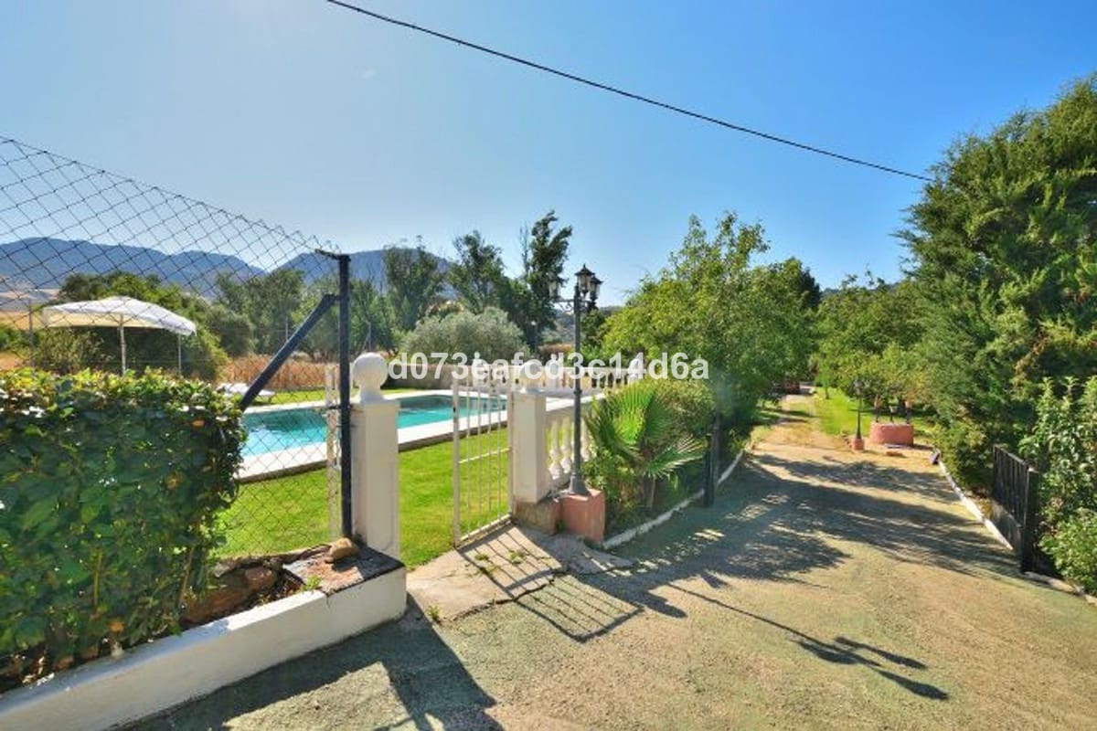 3 bedroom Finca/Country House for sale in Benaojan with pool garage - € 230,000 (Ref: 10128527)