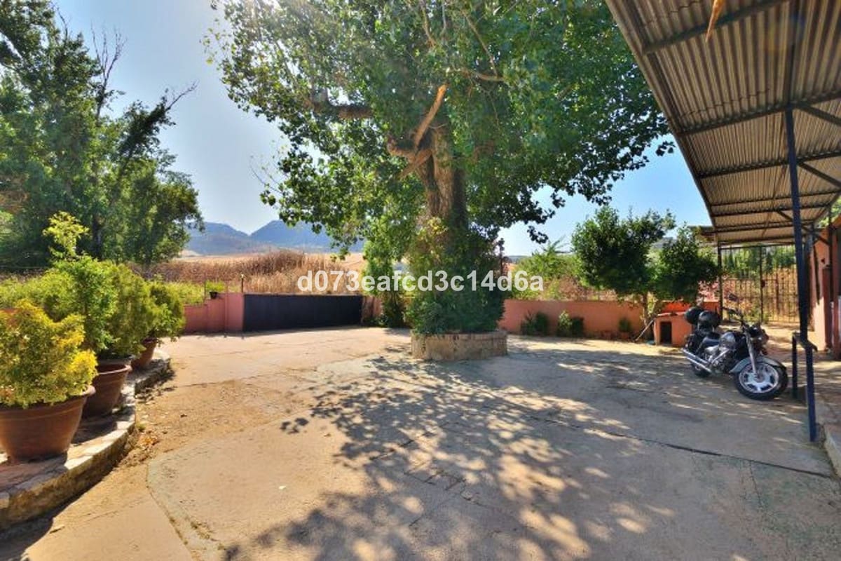 3 bedroom Finca/Country House for sale in Benaojan with pool garage - € 230,000 (Ref: 10128527)
