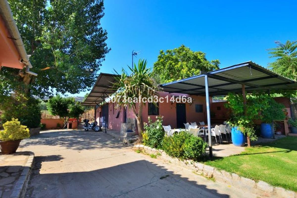 3 bedroom Finca/Country House for sale in Benaojan with pool garage - € 230,000 (Ref: 10128527)