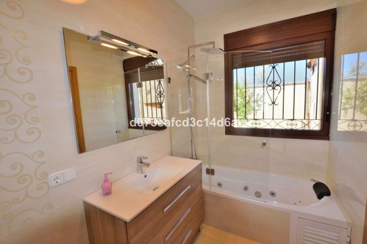 4 Zimmer Villa zu verkaufen in Ronda mit Pool Garage - 396.000 € (Ref: 10128531)