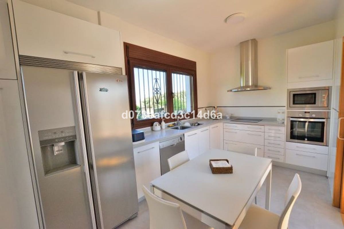 4 Zimmer Villa zu verkaufen in Ronda mit Pool Garage - 396.000 € (Ref: 10128531)