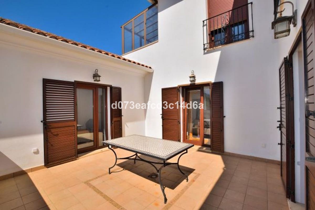 4 Zimmer Villa zu verkaufen in Ronda mit Pool Garage - 396.000 € (Ref: 10128531)