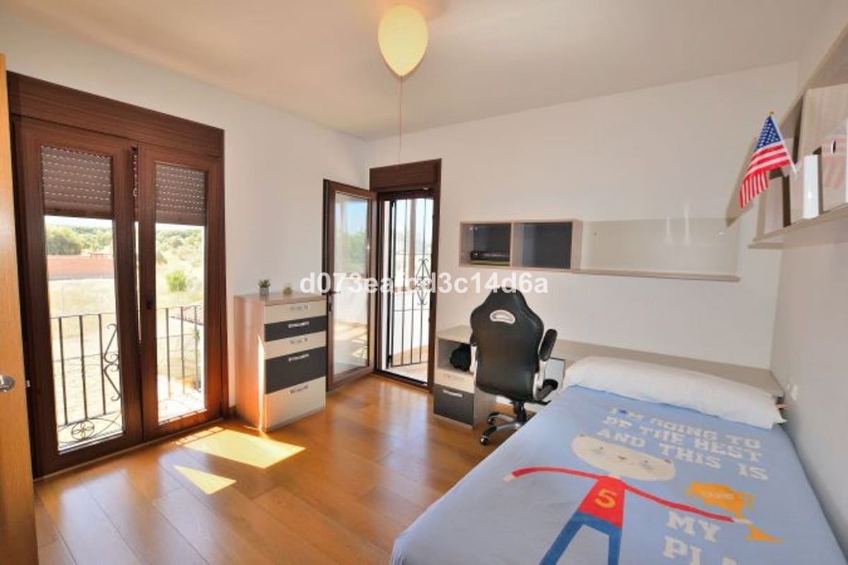 4 Zimmer Villa zu verkaufen in Ronda mit Pool Garage - 396.000 € (Ref: 10128531)