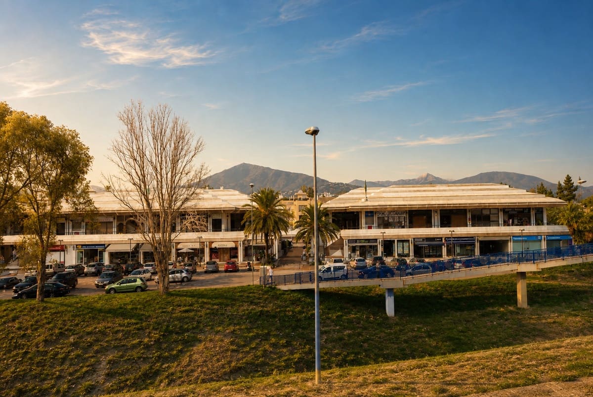 Apartamento de 4 habitaciones en Guadalmina en venta con piscina garaje - 975.000 € (Ref: 10128535)