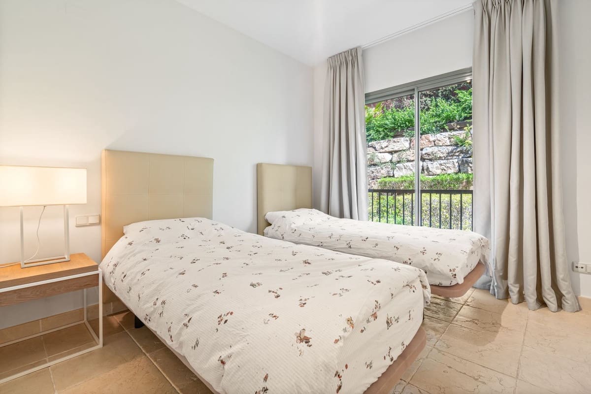 2 sovrum Lägenhet till salu i Benahavis med pool garage - 585 000 € (Ref: 10128541)
