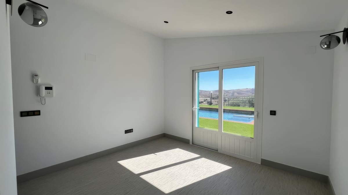 6 bedroom Finca/Country House for sale in Casarabonela with pool garage - € 1,400,000 (Ref: 10128543)