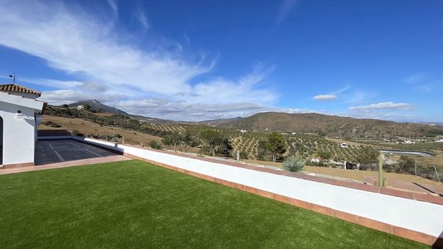 Finca/Casa Rural de 6 habitaciones en Casarabonela en venta con piscina garaje - 1.400.000 € (Ref: 10128543)