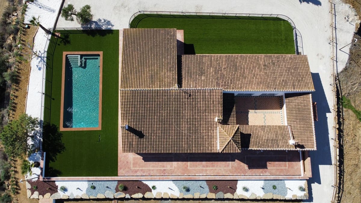 6 bedroom Finca/Country House for sale in Casarabonela with pool garage - € 1,400,000 (Ref: 10128543)