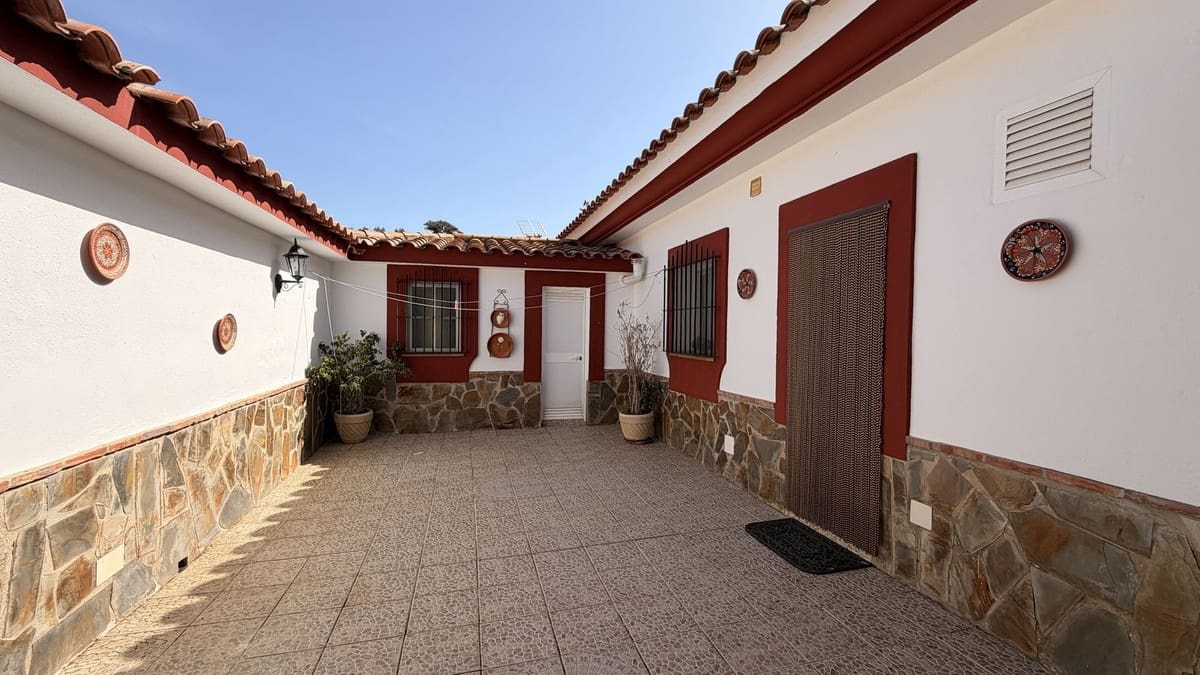 3 bedroom Finca/Country House for sale in Almogia with pool garage - € 259,000 (Ref: 10128544)