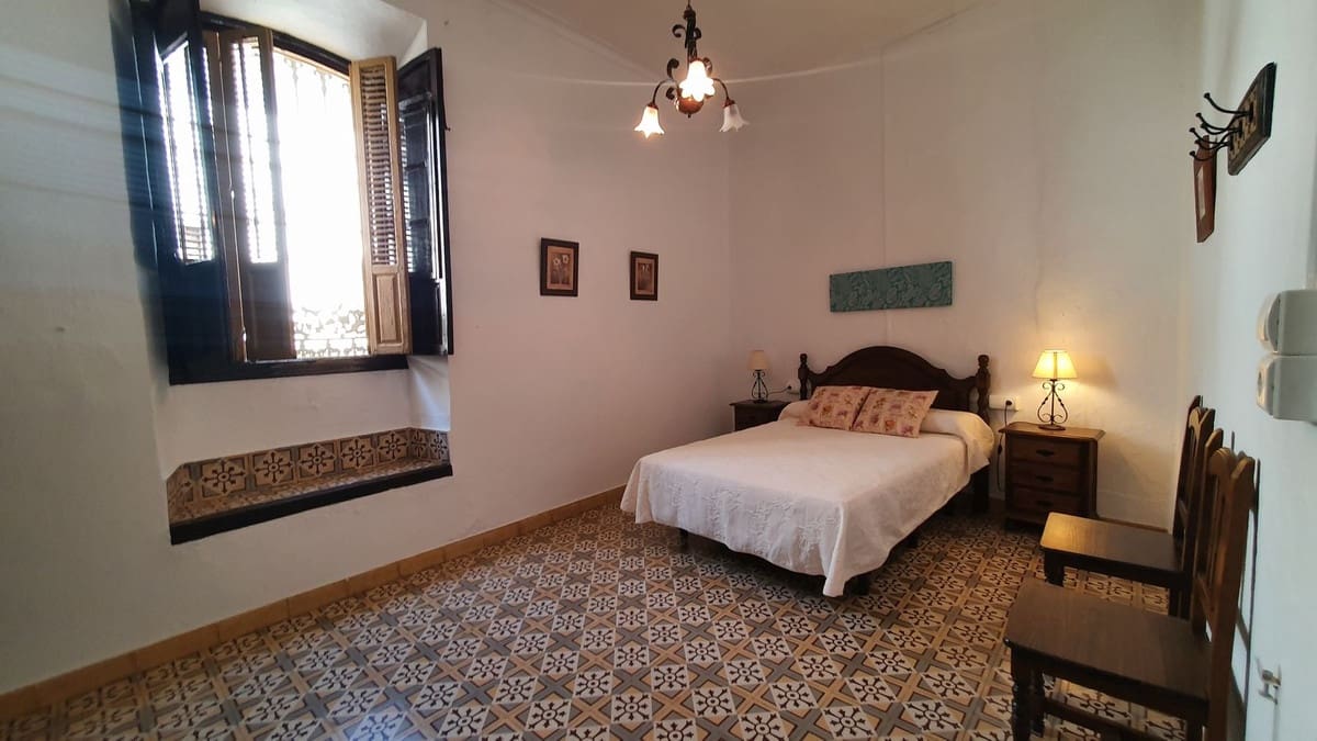 4 bedroom Townhouse for sale in Ardales with pool - € 420,000 (Ref: 10128545)