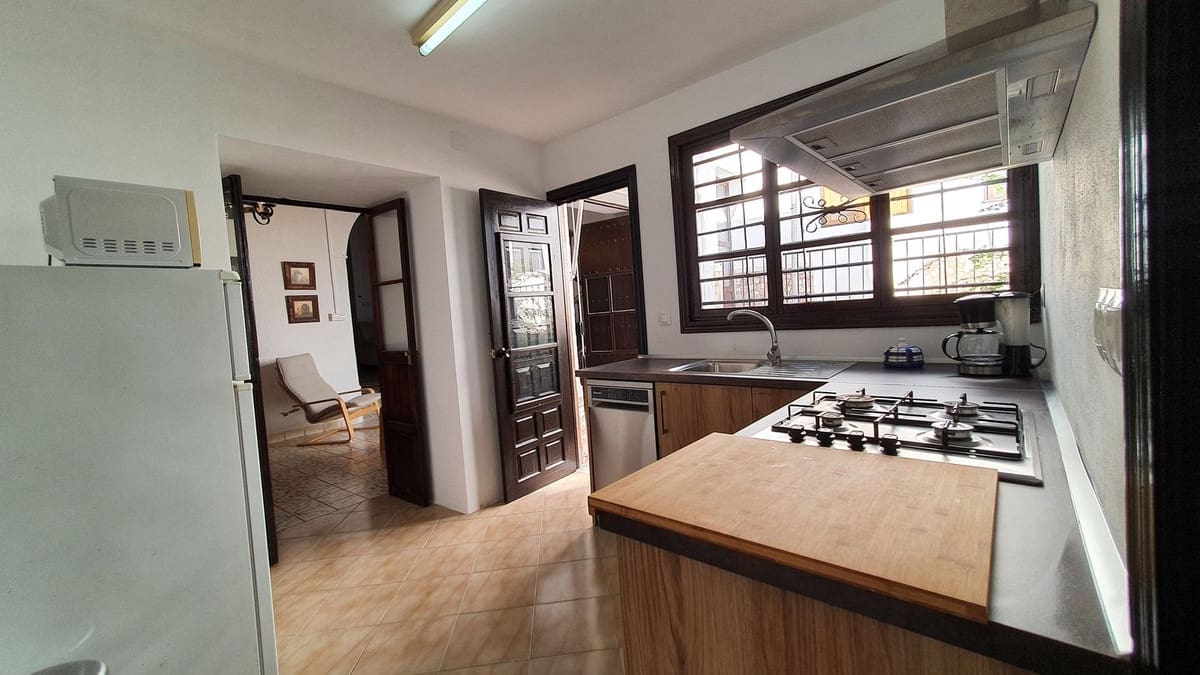 4 bedroom Townhouse for sale in Ardales with pool - € 420,000 (Ref: 10128545)