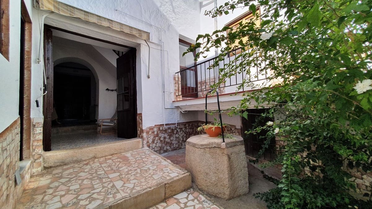 4 bedroom Townhouse for sale in Ardales with pool - € 420,000 (Ref: 10128545)