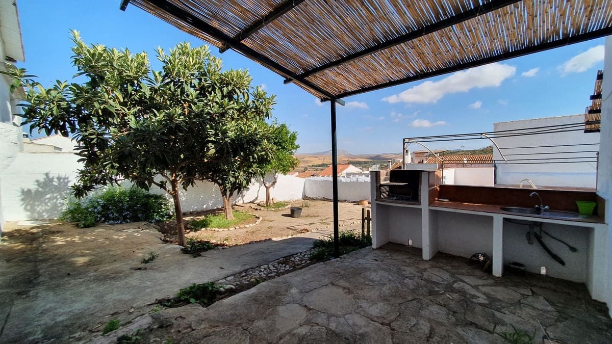 4 bedroom Townhouse for sale in Ardales with pool - € 420,000 (Ref: 10128545)