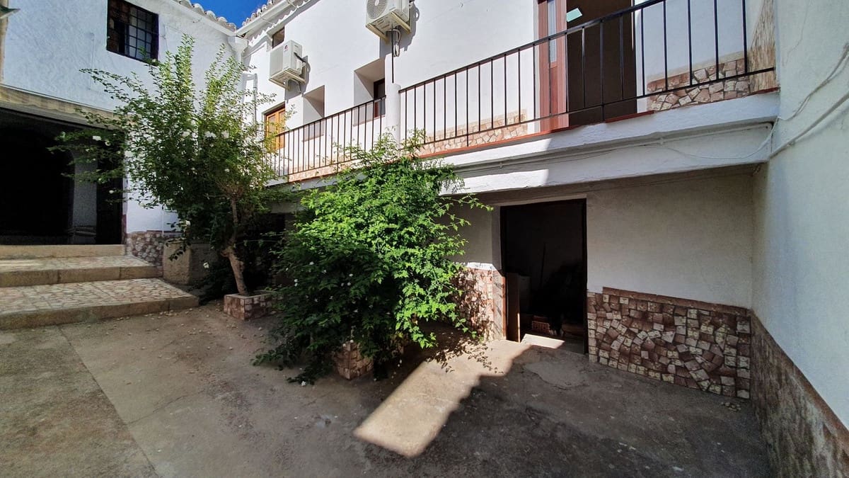 4 bedroom Townhouse for sale in Ardales with pool - € 420,000 (Ref: 10128545)