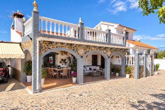 5 Zimmer Villa zu verkaufen in Cártama mit Pool Garage - 525.000 € (Ref: 10128546)
