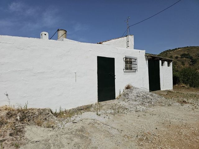 Finca/Casa Rural de 3 habitaciones en Sedella en venta con piscina garaje - 355.000 € (Ref: 10128547)
