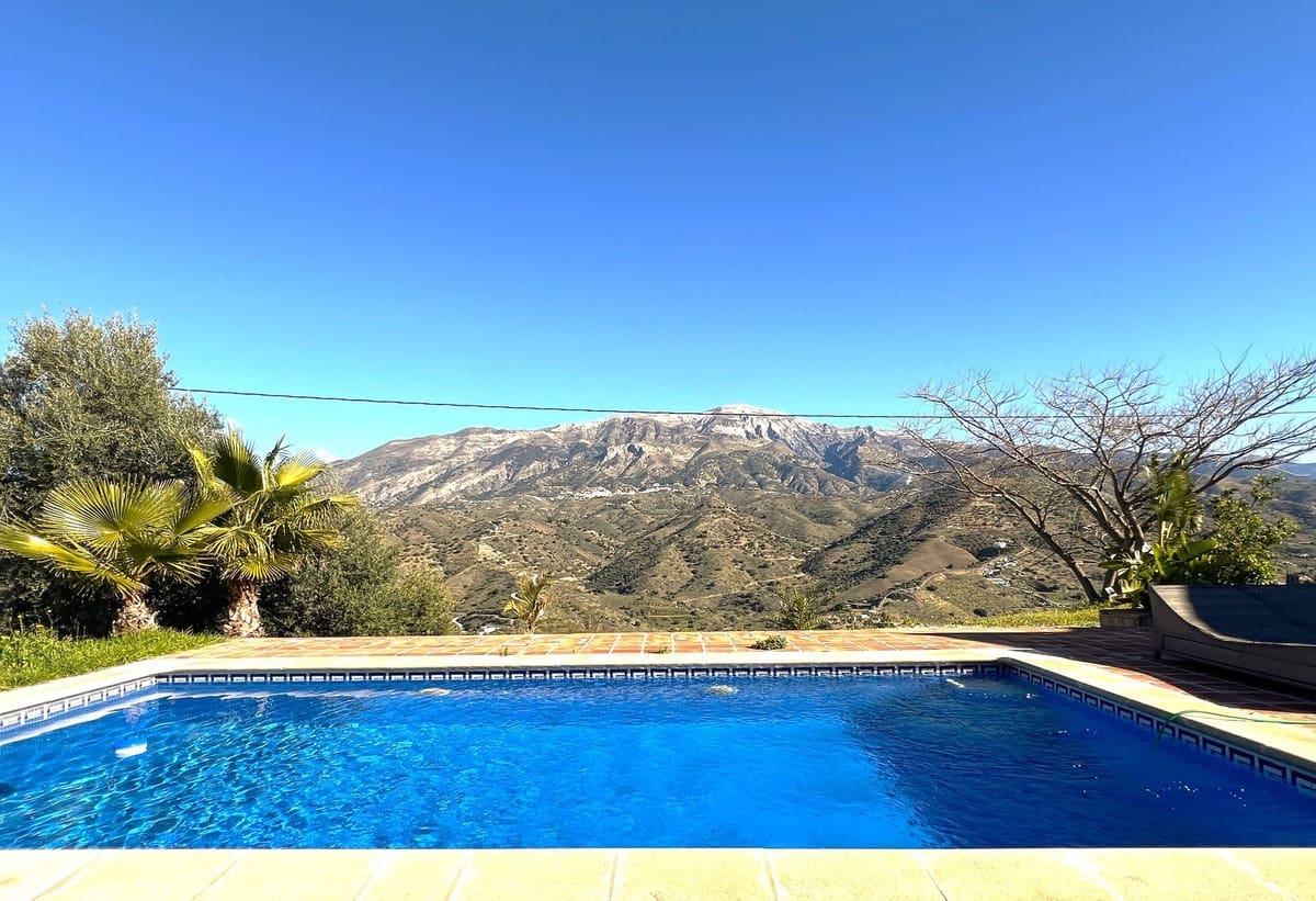 3 quarto Moradia para venda em Canillas de Aceituno com piscina garagem - 281 400 € (Ref: 10128550)