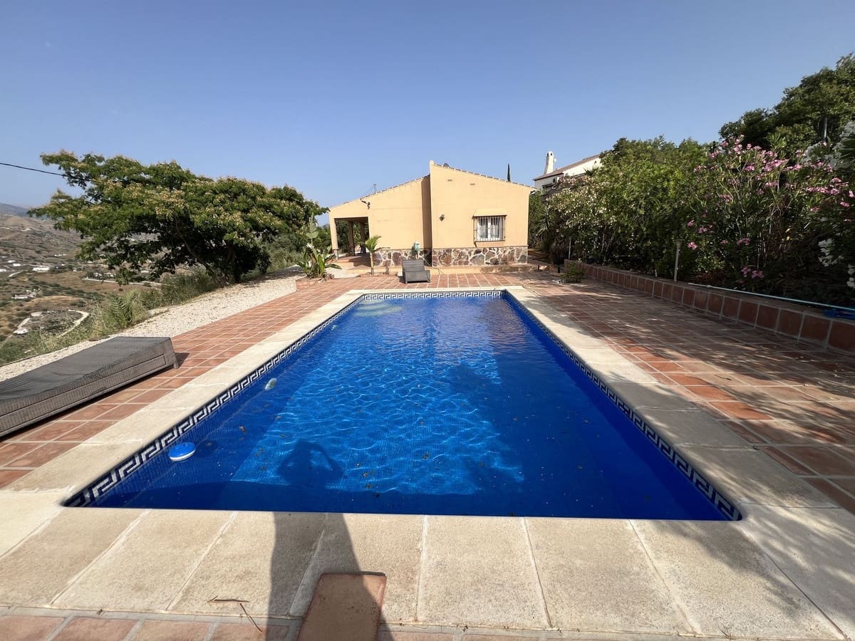 3 quarto Moradia para venda em Canillas de Aceituno com piscina garagem - 281 400 € (Ref: 10128550)